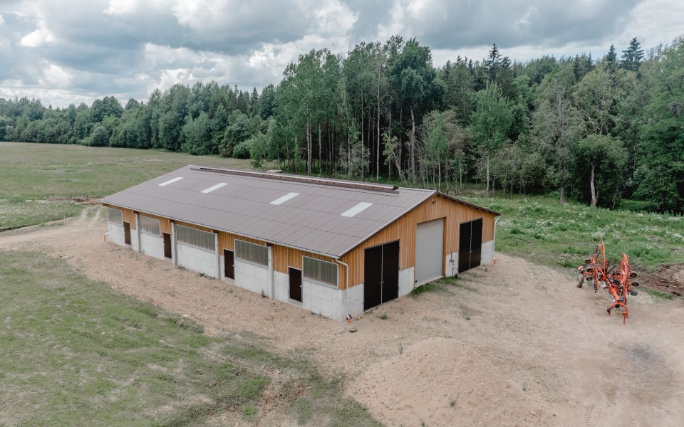 Valige õige värv oma talu katusele