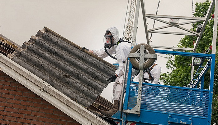 Kuidas oleks vana asbestist katuse eemaldamisega?